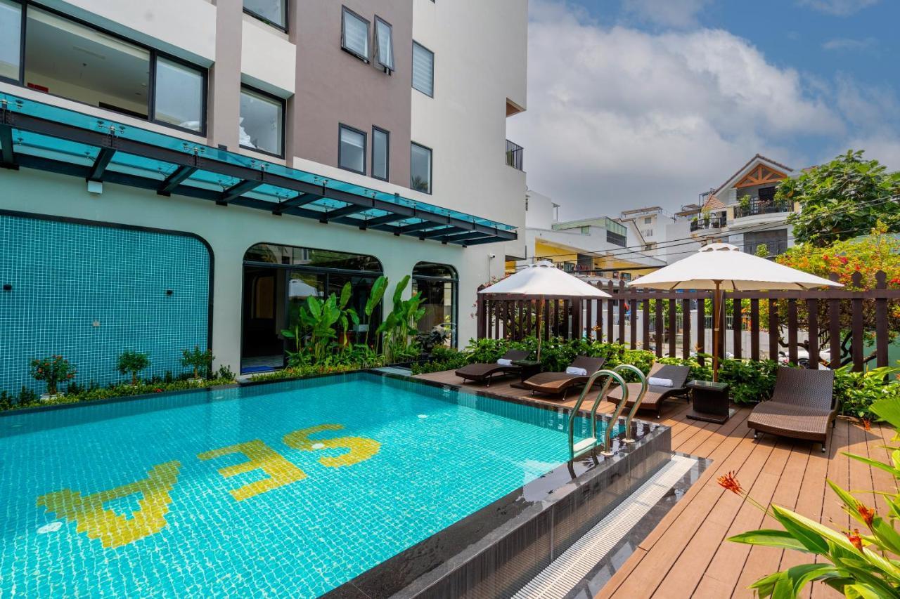 Sea Breeze Condotel Danang Buitenkant foto
